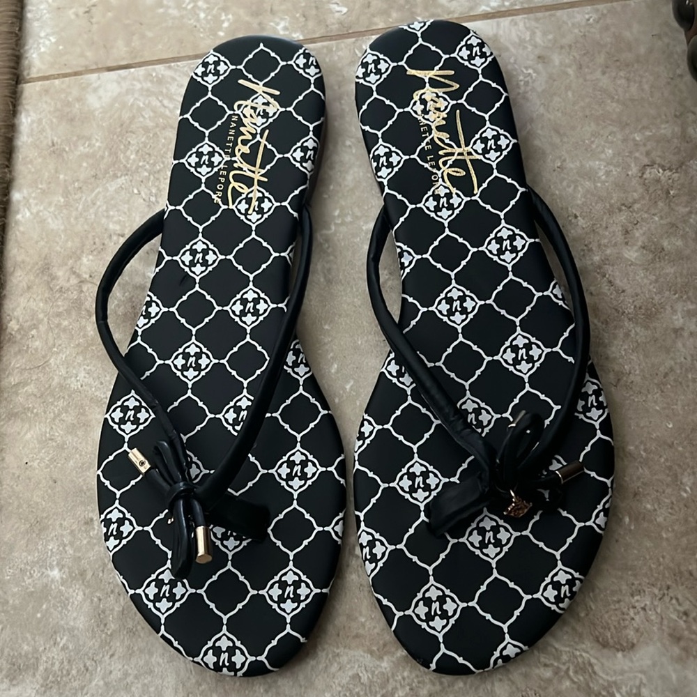 Nanette Lepore women’s  Size: 8.5 M               Color: Black & White